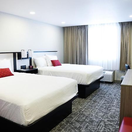 Hotel Ramada By Wyndham Dfw Airport Irving Exterior foto