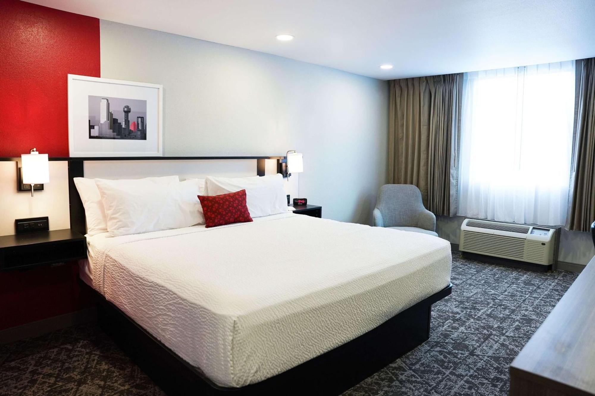 Hotel Ramada By Wyndham Dfw Airport Irving Exterior foto
